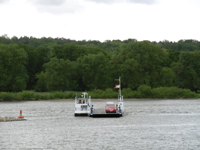 De veerpont over de Elbe nabij Lenzen